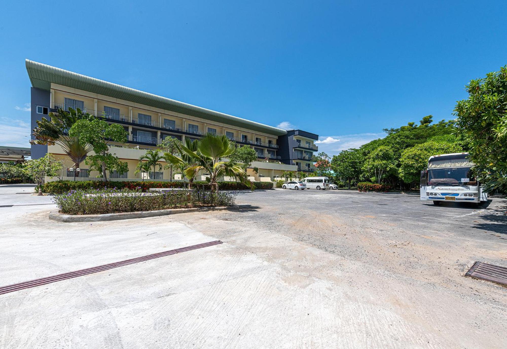 Blue Beach Grand Resort And Spa In Chalong Phuket By Dayuu Ban Saiyuan Экстерьер фото