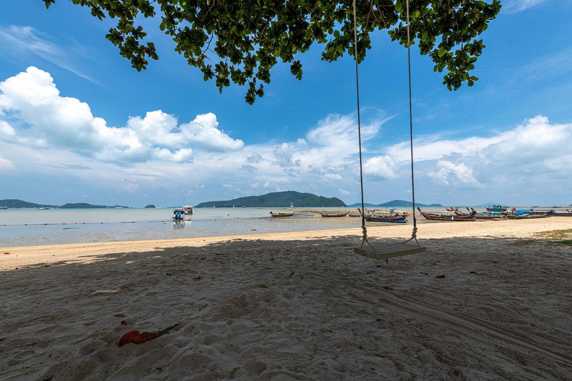 Blue Beach Grand Resort And Spa In Chalong Phuket By Dayuu Ban Saiyuan Экстерьер фото