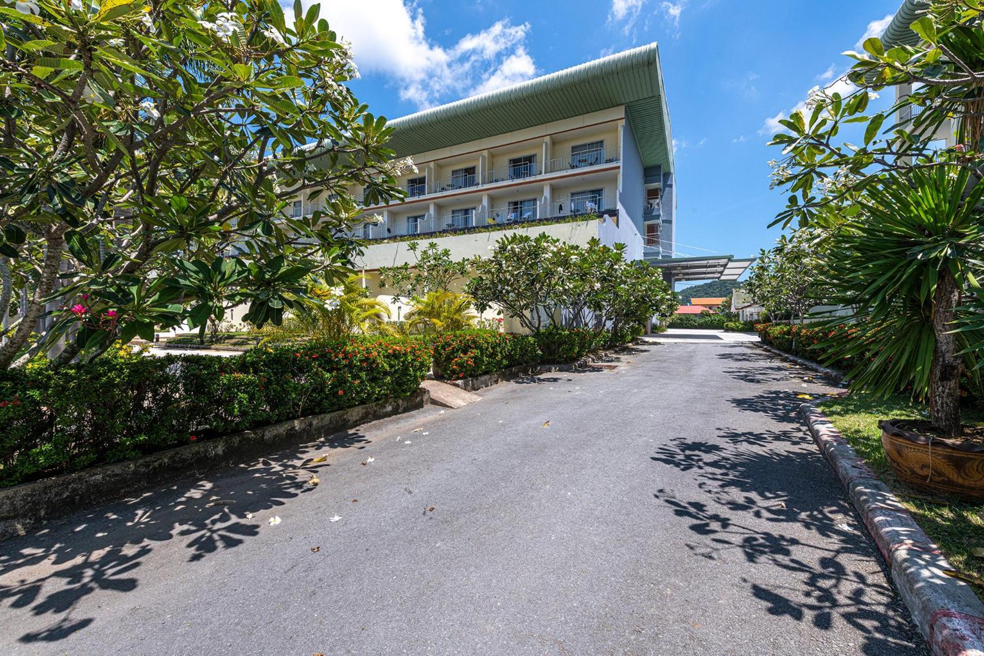 Blue Beach Grand Resort And Spa In Chalong Phuket By Dayuu Ban Saiyuan Экстерьер фото