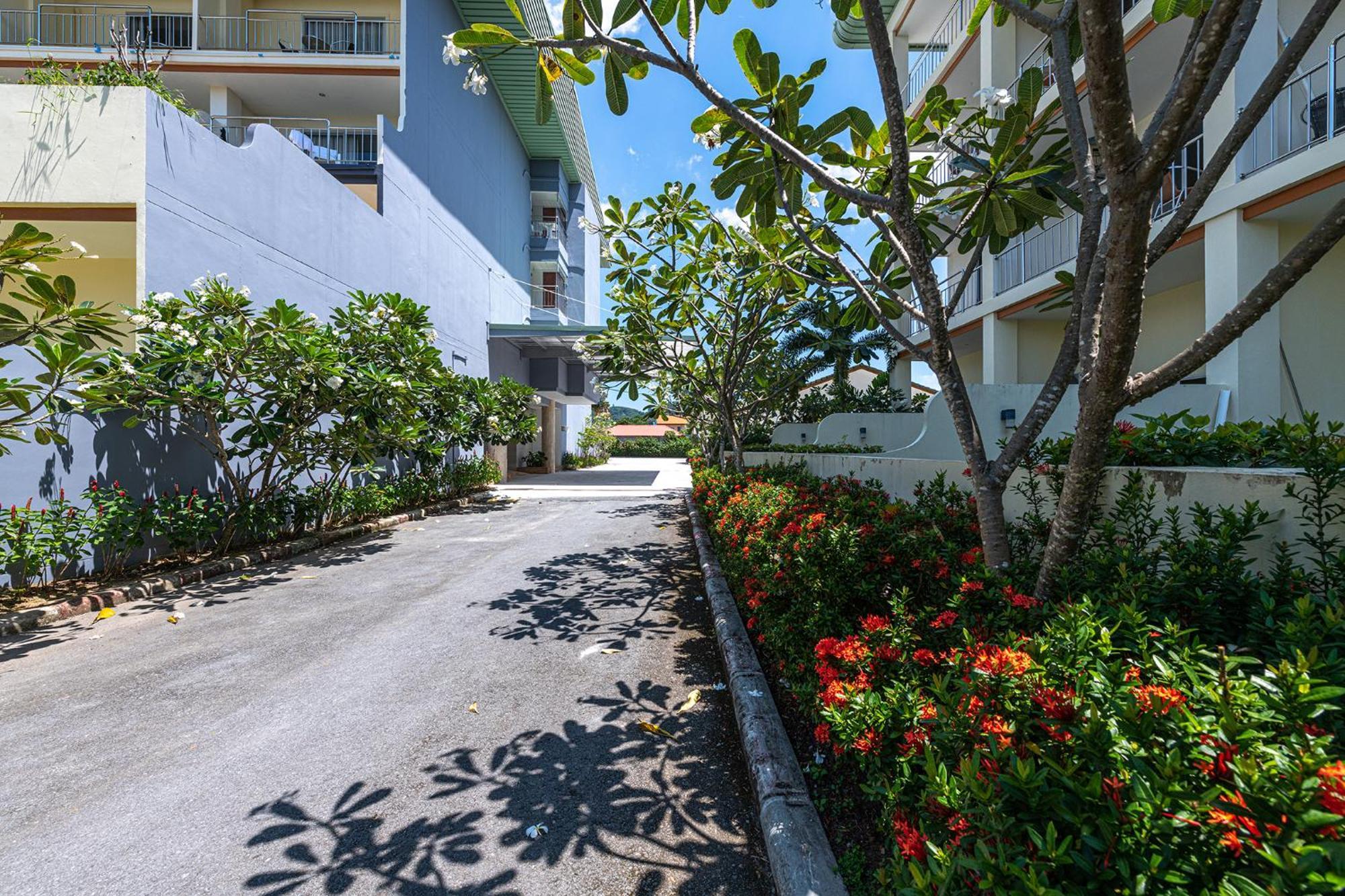 Blue Beach Grand Resort And Spa In Chalong Phuket By Dayuu Ban Saiyuan Экстерьер фото