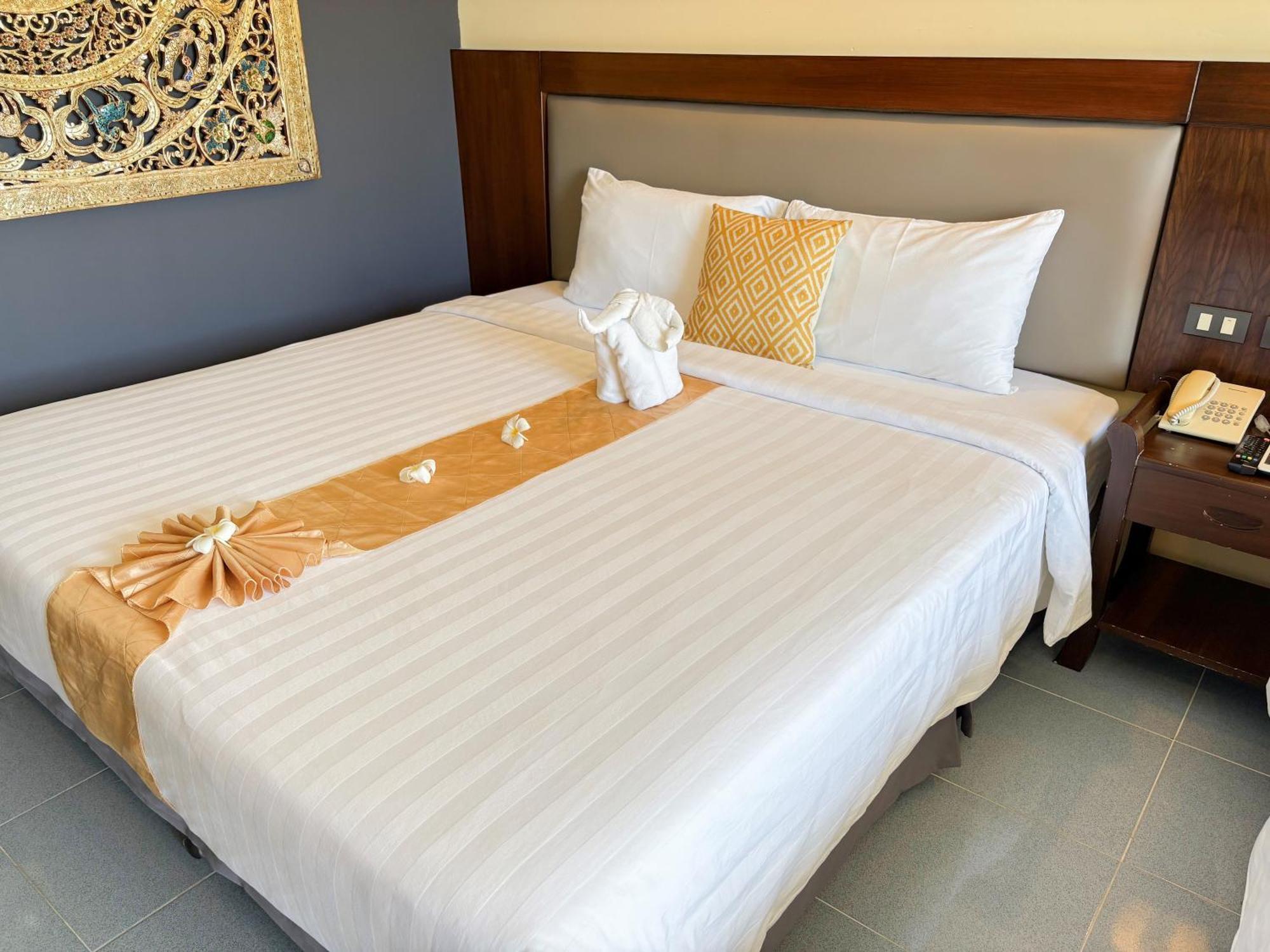 Blue Beach Grand Resort And Spa In Chalong Phuket By Dayuu Ban Saiyuan Экстерьер фото